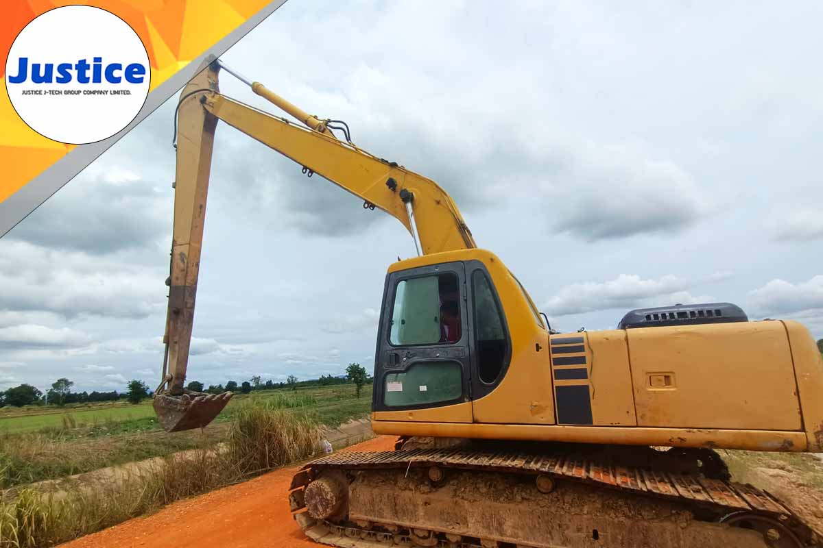 รถแม็คโคร เช่าแบคโฮ PC200 บูมยาว ชลบุรี